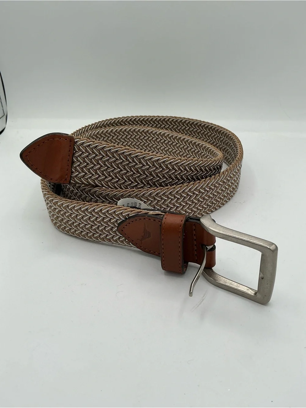 Tommy Bahama stretch belt with a beige and white pattern NWT size 38-40 L